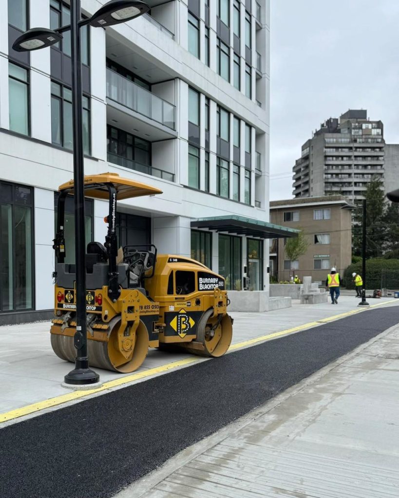 asphalt paving vancoucer - commercial